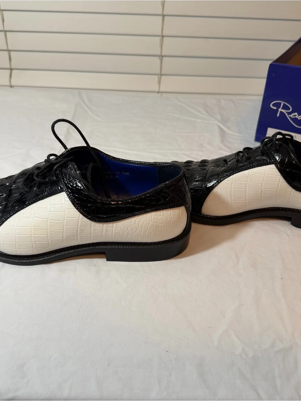 Men's Black and White Croc-Embossed Lace-Up Dress Oxfords